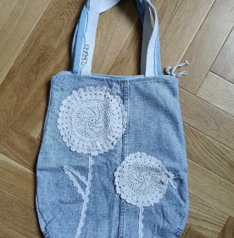 T32 – subtelność i jeans 👖